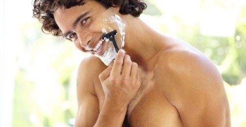 По-друге, якщо ви голитеся класичним верстатом, ви теж повинні готувати шкіру до процедури гоління