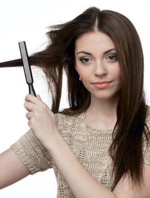 Начешіте половину волосся по всій довжині