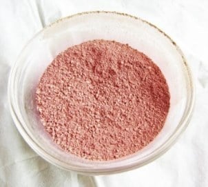Рожева глина є результатом змішування білої і червоної глини