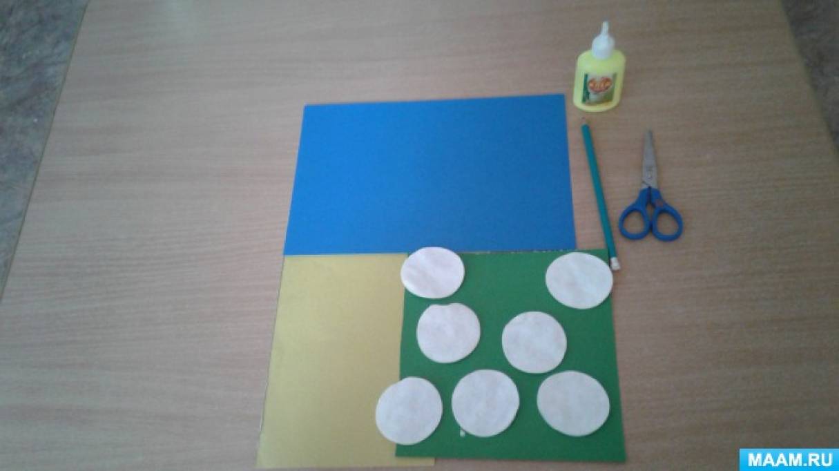 І так, для роботи я підготувала: кольоровий картон, клей, пензлик для клею, простий олівець, ватяні диски, кольоровий папір