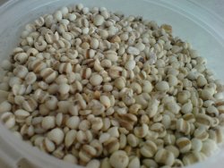 Перловка, що представляє собою оброблені особливим чином зерна ячменю, - смачна і   корисна крупа
